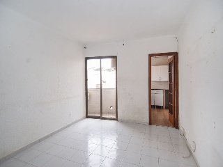 Piso en C/ Sant Lluis - Santa Coloma de Gramenet - Barcelona 2