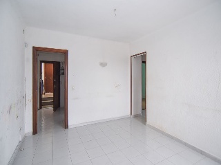 Piso en C/ Sant Lluis - Santa Coloma de Gramenet - Barcelona 3