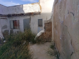 Suelo con edificación en C/ Numancia, Elda (Alicante) 4