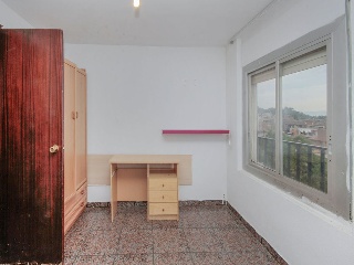 Suelo urbano con edificación en Montcada i Reixac (Barcelona) 23