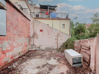 Suelo urbano con edificación en Montcada i Reixac (Barcelona) 30