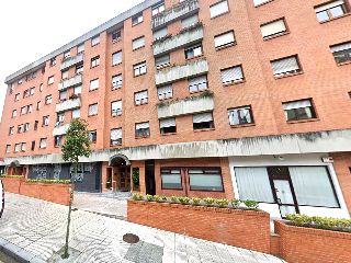 Piso en venta en Oviedo de 83  m²