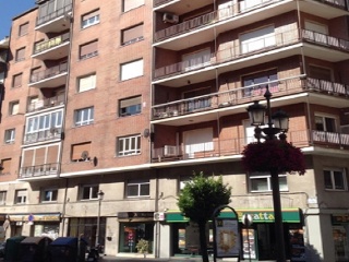 Local en venta en Granada de 76  m²