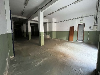Local en C/ Tamarit, Ripollet (Barcelona) 4