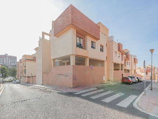 Piso en venta en Almería de 76  m²