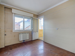 Piso y garaje en C/ Manuel Falla, Oviedo (Asturias) 4