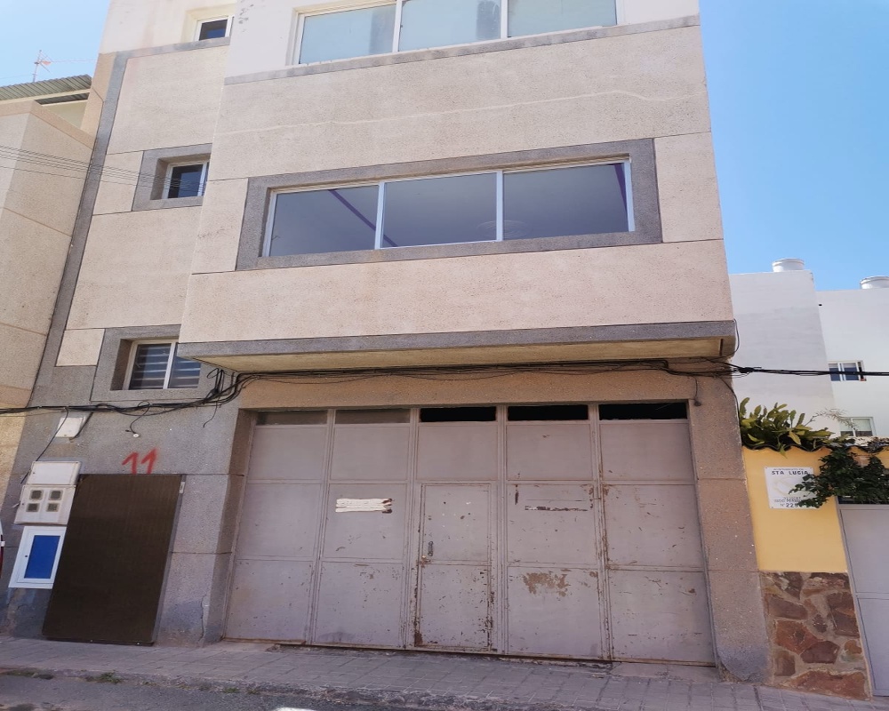 Edificio en C/ Santo Tomás de Aquino, Santa Lucía de Tirajana (Las Palmas)