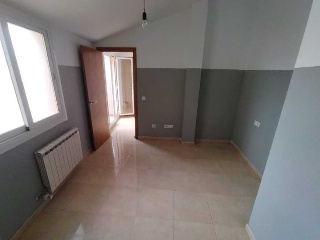 Piso con garaje y trastero en C/ Progres y Carre Far D´Emporda - Figueres - 10
