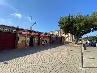 Local en C/ Narcis Monturiol, Sant Boi de Llobregat (Barcelona) 2