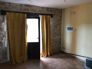 04670-0001 12