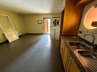07273-0001 12