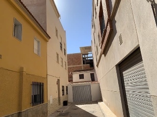 Vivienda adosada en C/ Lirio 19