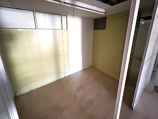 03658-0001 8