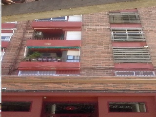 Local comercial en C/ Hermanos Quintero - Albacete - 2