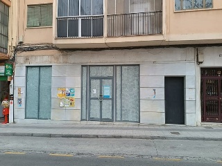Local en venta en Granada de 74  m²