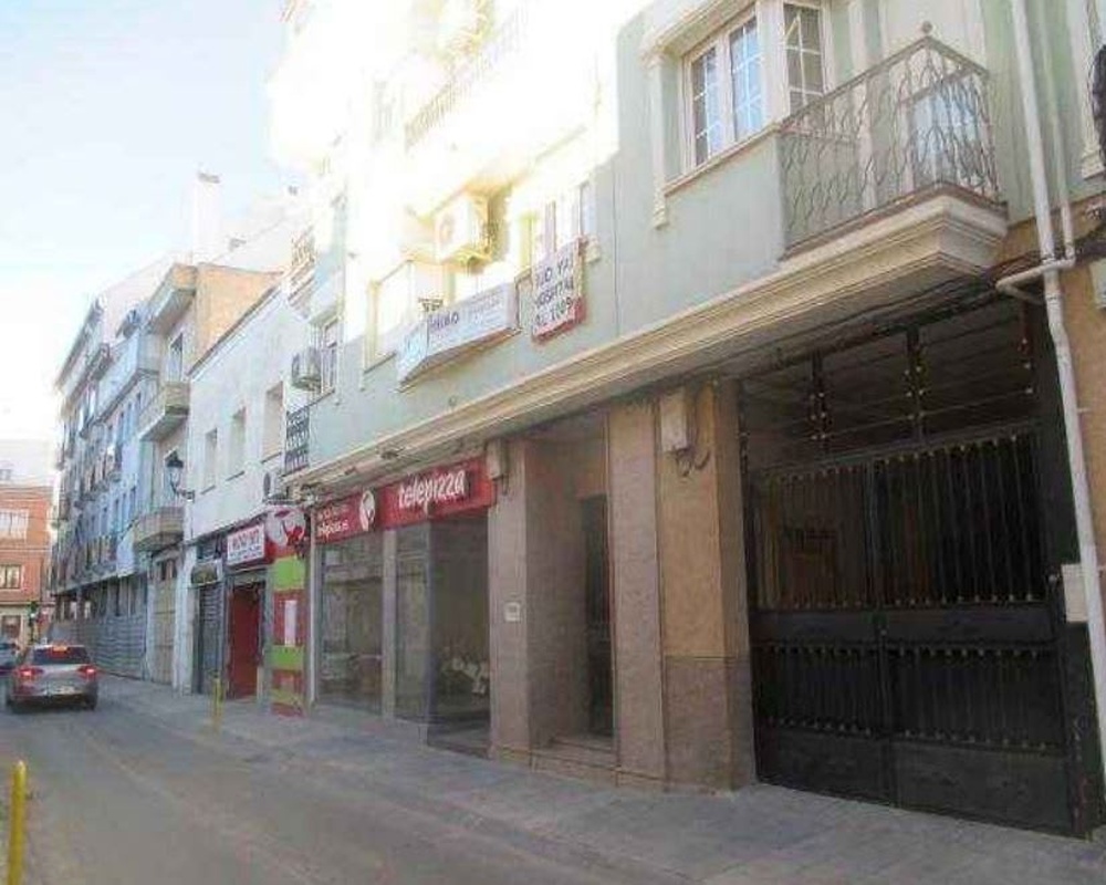 Plaza de garaje en C/ Pintor López Torres