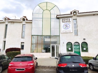 Local en venta en Torres De La Alameda de 65  m²