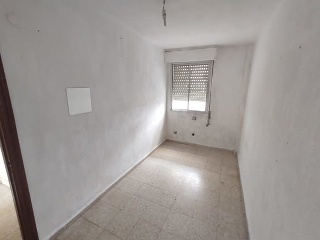 00905-0001 18