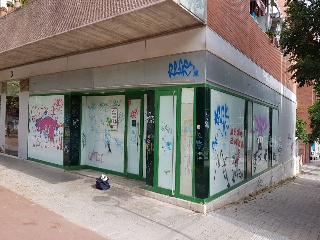 Local en venta en Terrassa de 237  m²