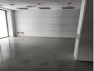 Local en venta en Granada de 117  m²