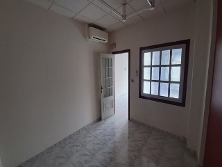 00438-0001 8