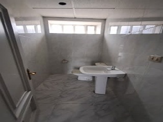 00438-0001 12