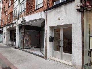 Local en venta en Castrillón de 290  m²