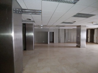 Local comercial en C/ Olta - Valencia - 8