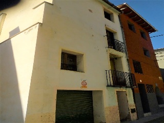 Vivienda en C/ Clavetaires, Campdevànol (Girona) 3