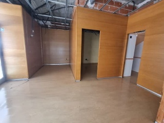 Local comercial en C/ Zaragoza - Girona - 8