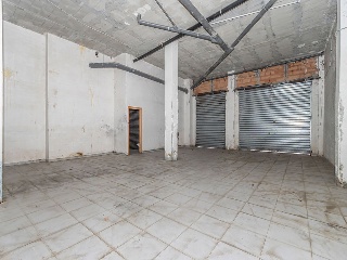 Local comercial en C/ Marti - Lleida - 2