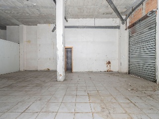 Local comercial en C/ Marti - Lleida - 10