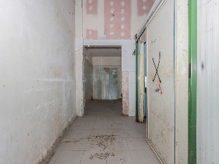 Local comercial en C/ Marti - Lleida - 11