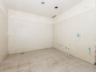 Local comercial en C/ Marti - Lleida - 16