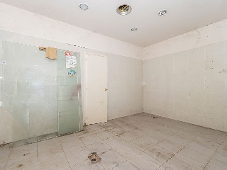 Local comercial en C/ Marti - Lleida - 19