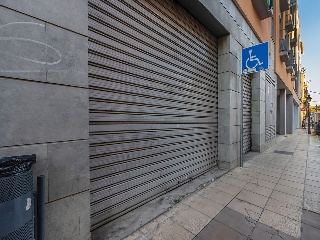 Local comercial en C/ Marti - Lleida - 25