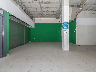 Local comercial en C/ Marti - Lleida - 10
