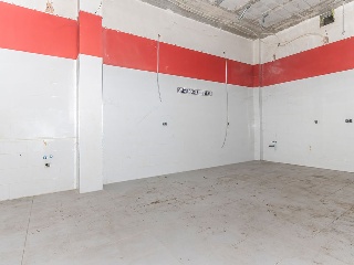 Local comercial en C/ Marti - Lleida - 12