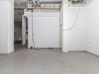 Local comercial en C/ Marti - Lleida - 14