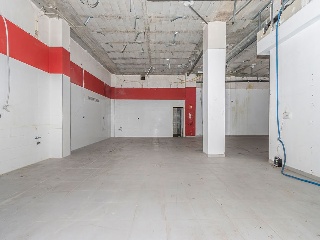 Local comercial en C/ Marti - Lleida - 15