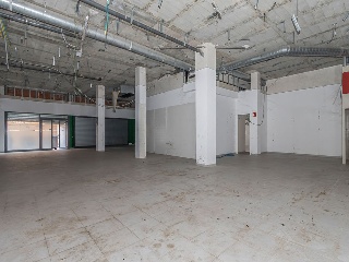 Local comercial en C/ Marti - Lleida - 16