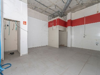 Local comercial en C/ Marti - Lleida - 17