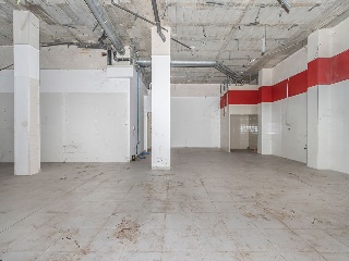 Local comercial en C/ Marti - Lleida - 18
