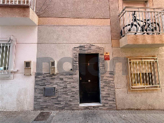 Piso en venta en Almeria de 77  m²