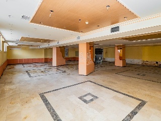 Locales en C/ Antonio Machado, Benalmádena (Málaga) 11