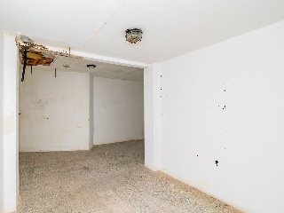 Locales en C/ Antonio Machado, Benalmádena (Málaga) 31