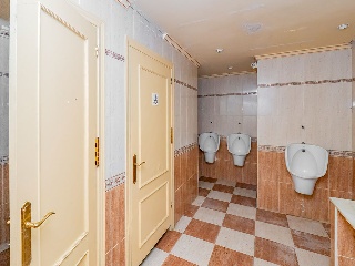 Locales en C/ Antonio Machado, Benalmádena (Málaga) 35