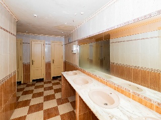 Locales en C/ Antonio Machado, Benalmádena (Málaga) 36