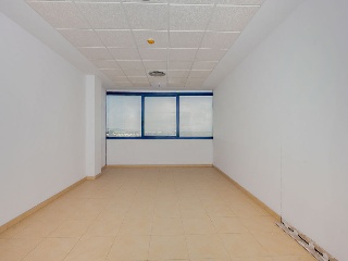 Locales y plazas de garaje en Sevilla 22