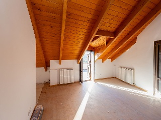Edificio de viviendas en construcción en Esposa 66